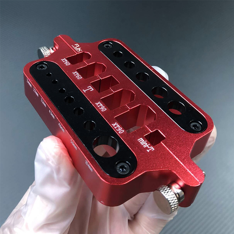RJXHOBBY 1pcs Multifunctional Alloy Universal Soldering Station Fixture for XT60 XT90 T Deans Banana Connector Plugs 